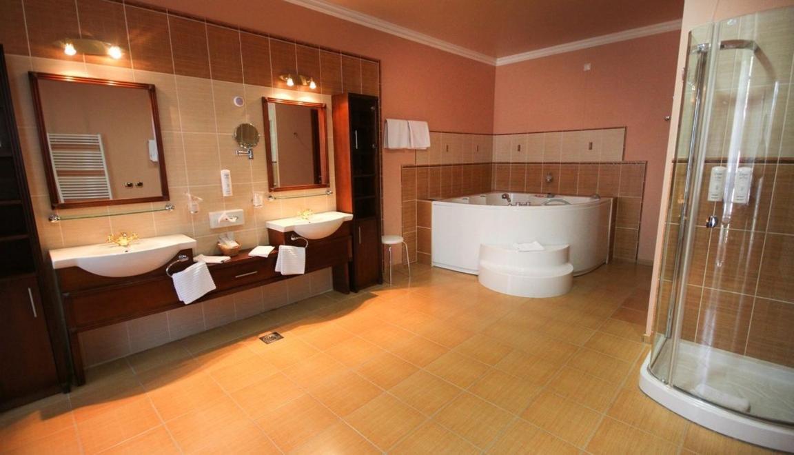 Hotel Galleria Суботиця Екстер'єр фото